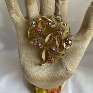 LISNER Gold Tone Floral Brooch Aurora Borealis Rhinestones Signed Hollywood Glam